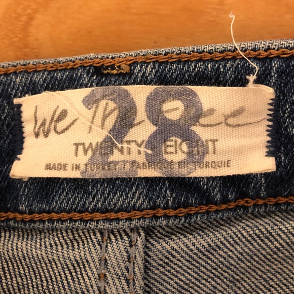 Free People We The Free Stretch Extra High Waisted Ankle Ripped Mom Jeans - Picture 4 of 7